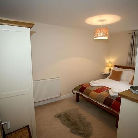 Lovely Two Bedroom Bungalow With Hot Tub Yeovil Exteriér fotografie