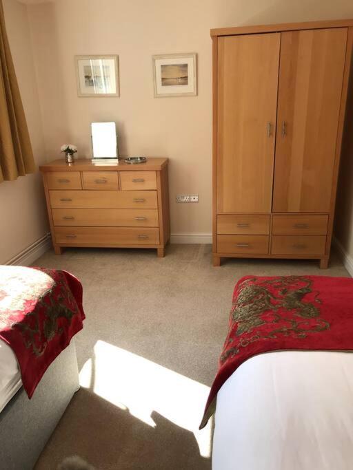 Lovely Two Bedroom Bungalow With Hot Tub Yeovil Exteriér fotografie