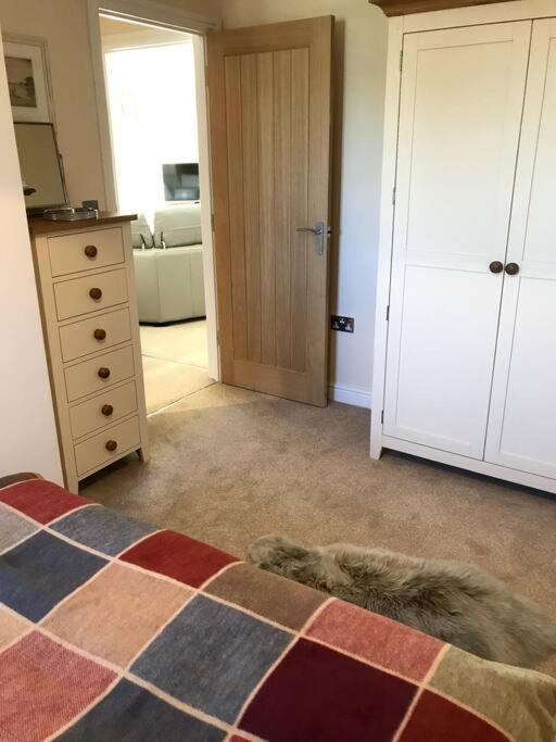 Lovely Two Bedroom Bungalow With Hot Tub Yeovil Exteriér fotografie