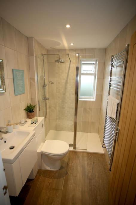 Lovely Two Bedroom Bungalow With Hot Tub Yeovil Exteriér fotografie