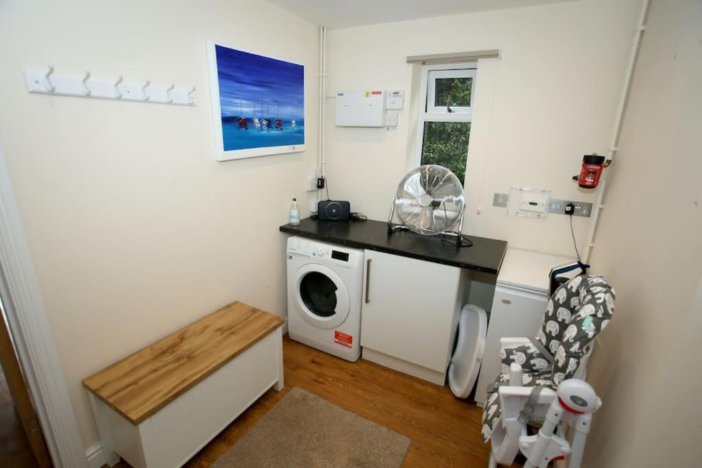 Lovely Two Bedroom Bungalow With Hot Tub Yeovil Exteriér fotografie